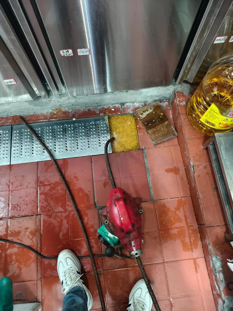 深圳管道疏通全方位服务:专业解决您的管道难题