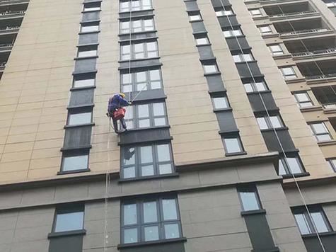 高空作业是针对高度超过 2 米的各类高空工程施工服务,涵盖高空安装、高空维修、外墙翻新