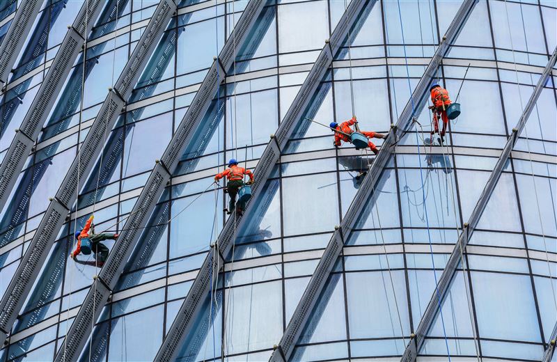 深圳高空外墙清洗怎么选?2026 年正规公司报价与安全指南全解析